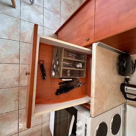 Vergian Brand New Spacious At Agioi Theodoroi * 圣塞多罗伊