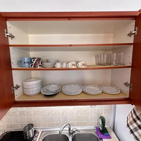 Διαμέρισμα Vergian Brand New Spacious At Agioi Theodoroi