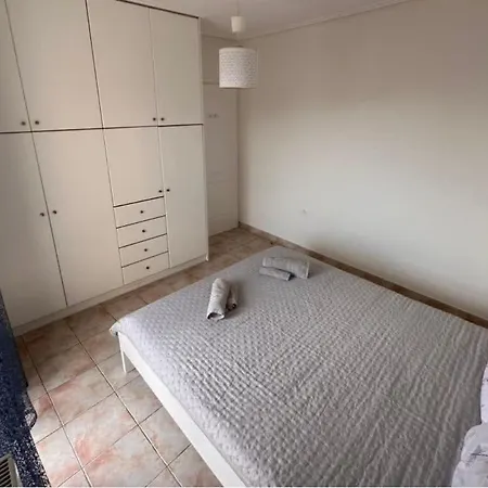Vergian Brand New Spacious At Agioi Theodoroi Άγιοι Θεόδωροι